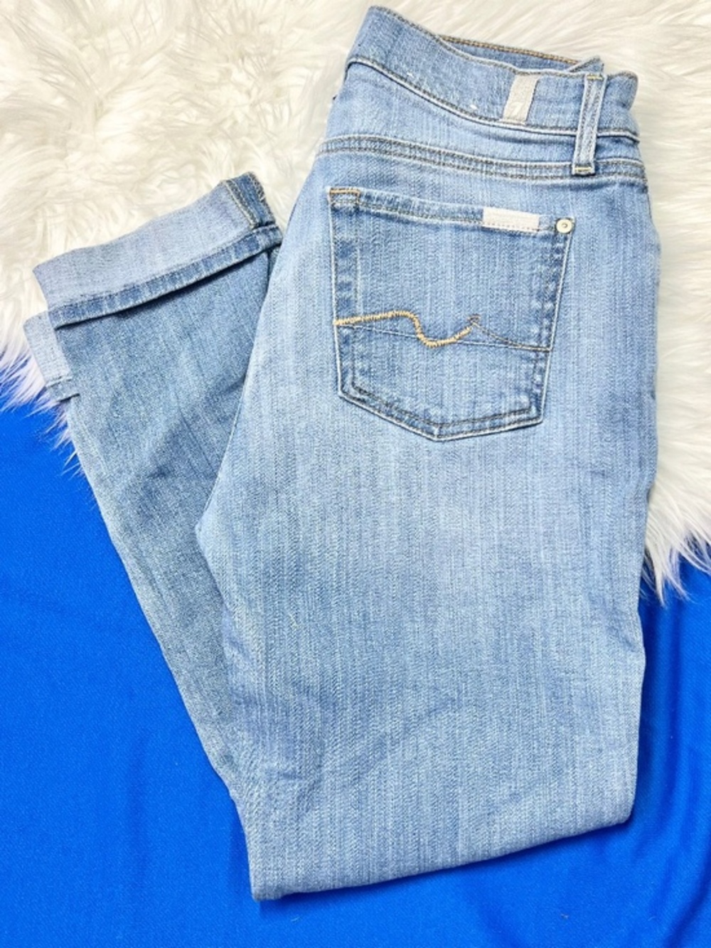 👖|•7 FOR ALL MANKIND•| Cute Button Fly Cuffed Jeans Size 26👖